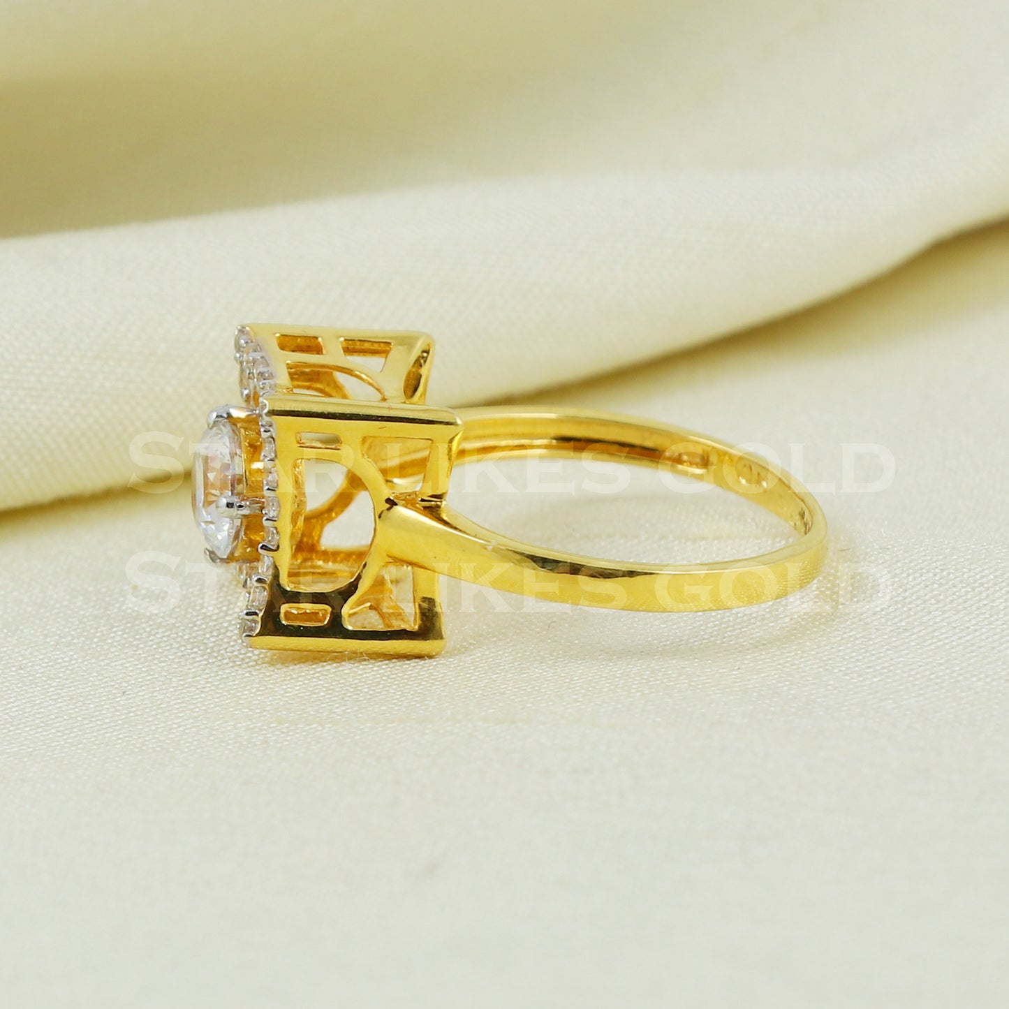 Zircon 22K Yellow Gold Ring Genuine Hallmarked 916 Handcrafted Jewelry B1035