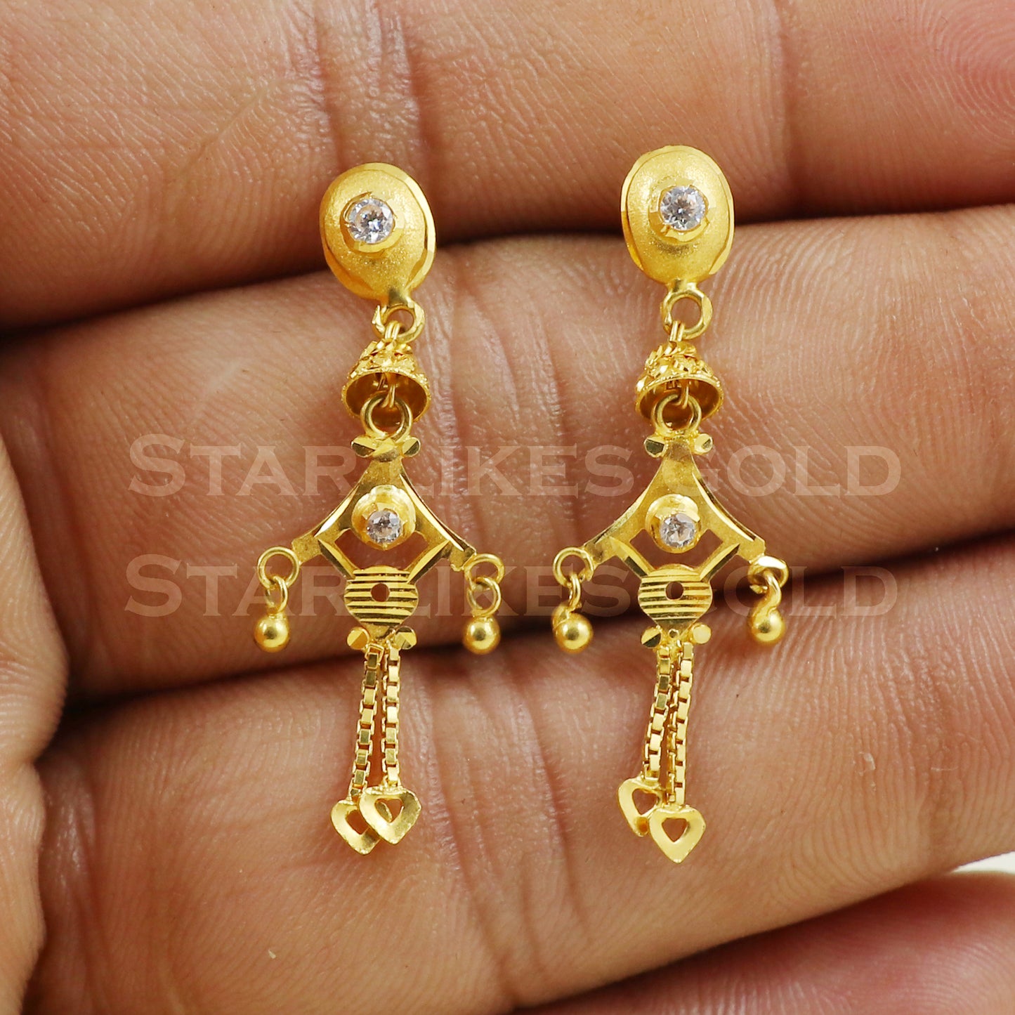 18 karat 18k gold dangle earrings jewelry B1167