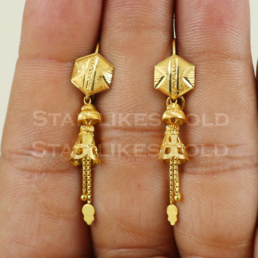 18 karat 18k gold dangle earrings jewelry B1170