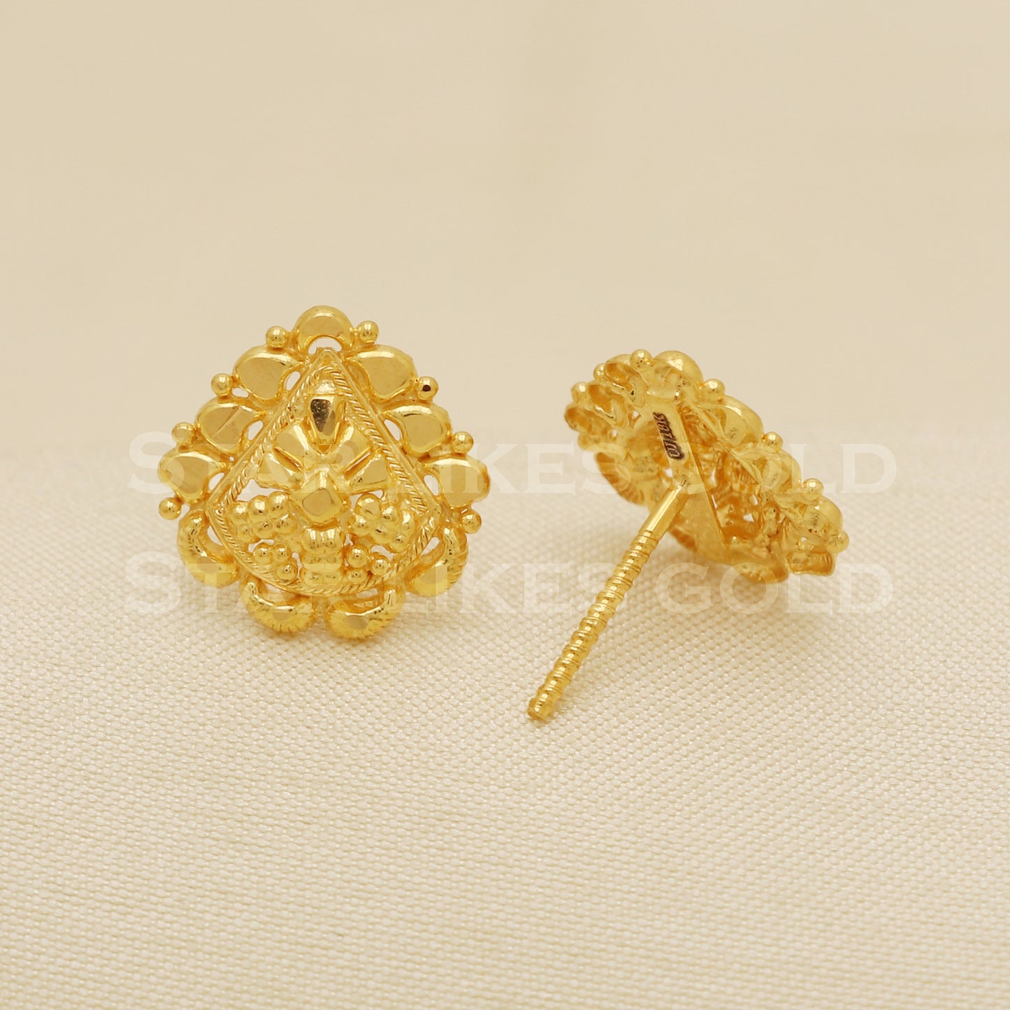 18 karat 18k gold stud earrings jewelry, B1185