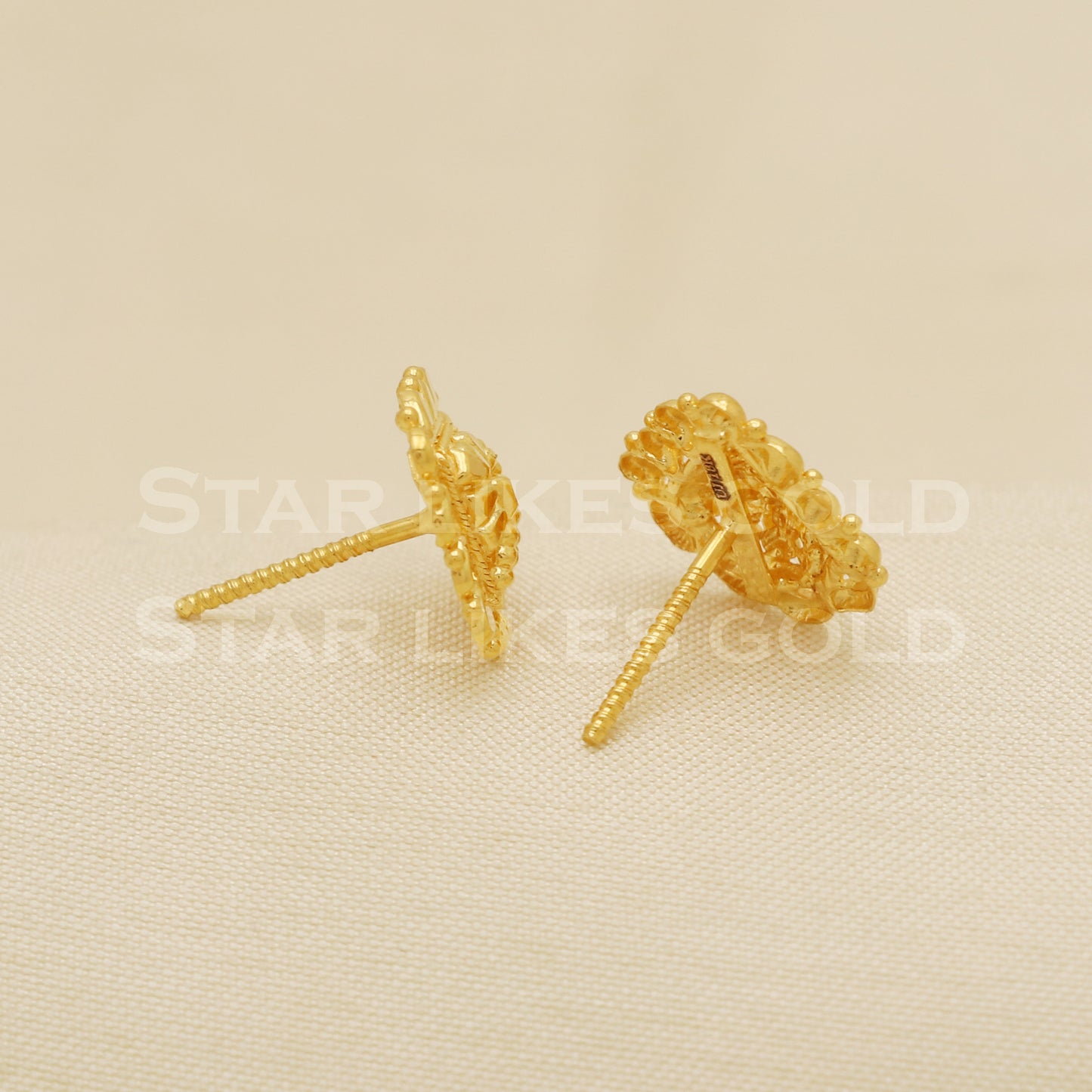 18 karat 18k gold stud earrings jewelry, B1185