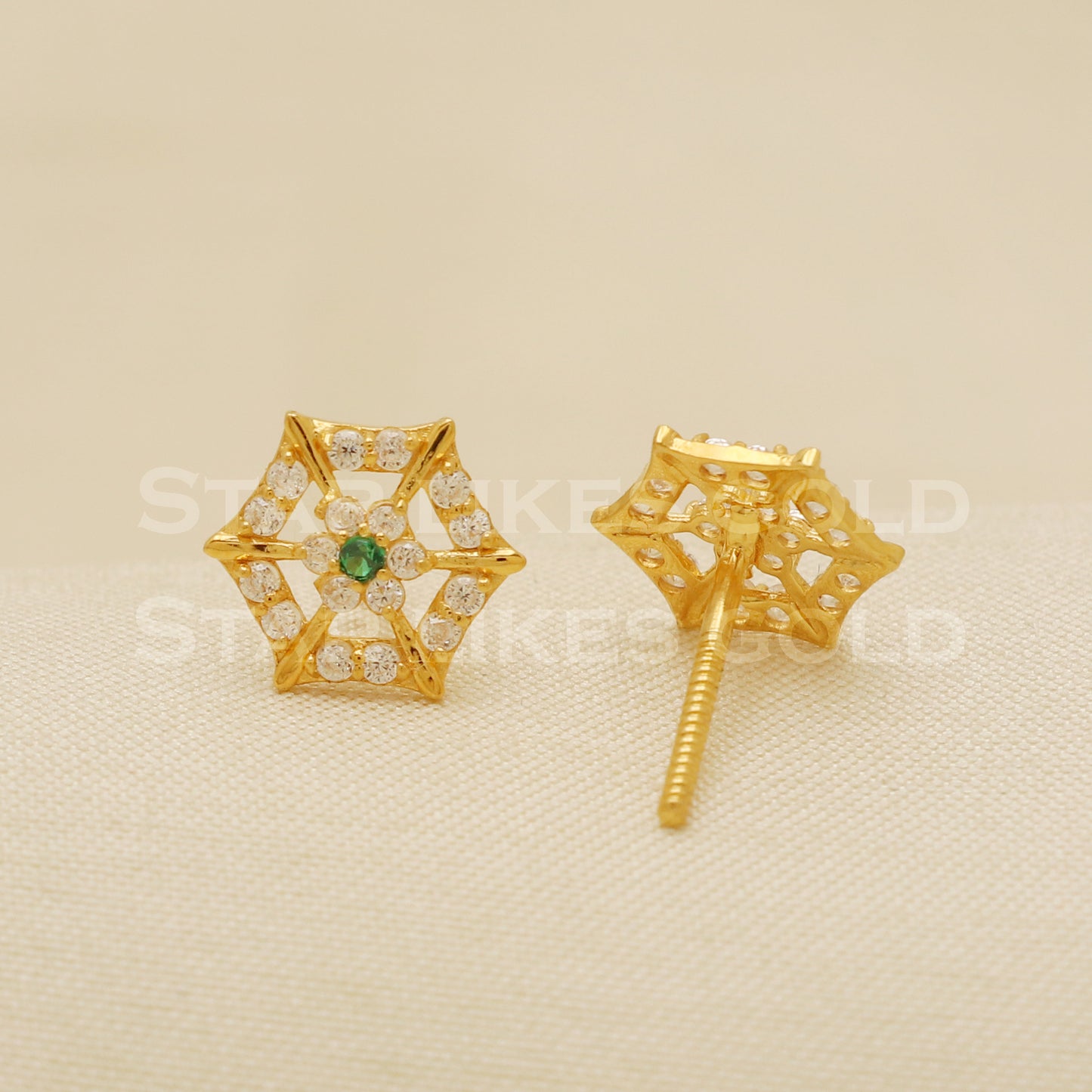 18 karat 18k gold stud earrings jewelry, B1186