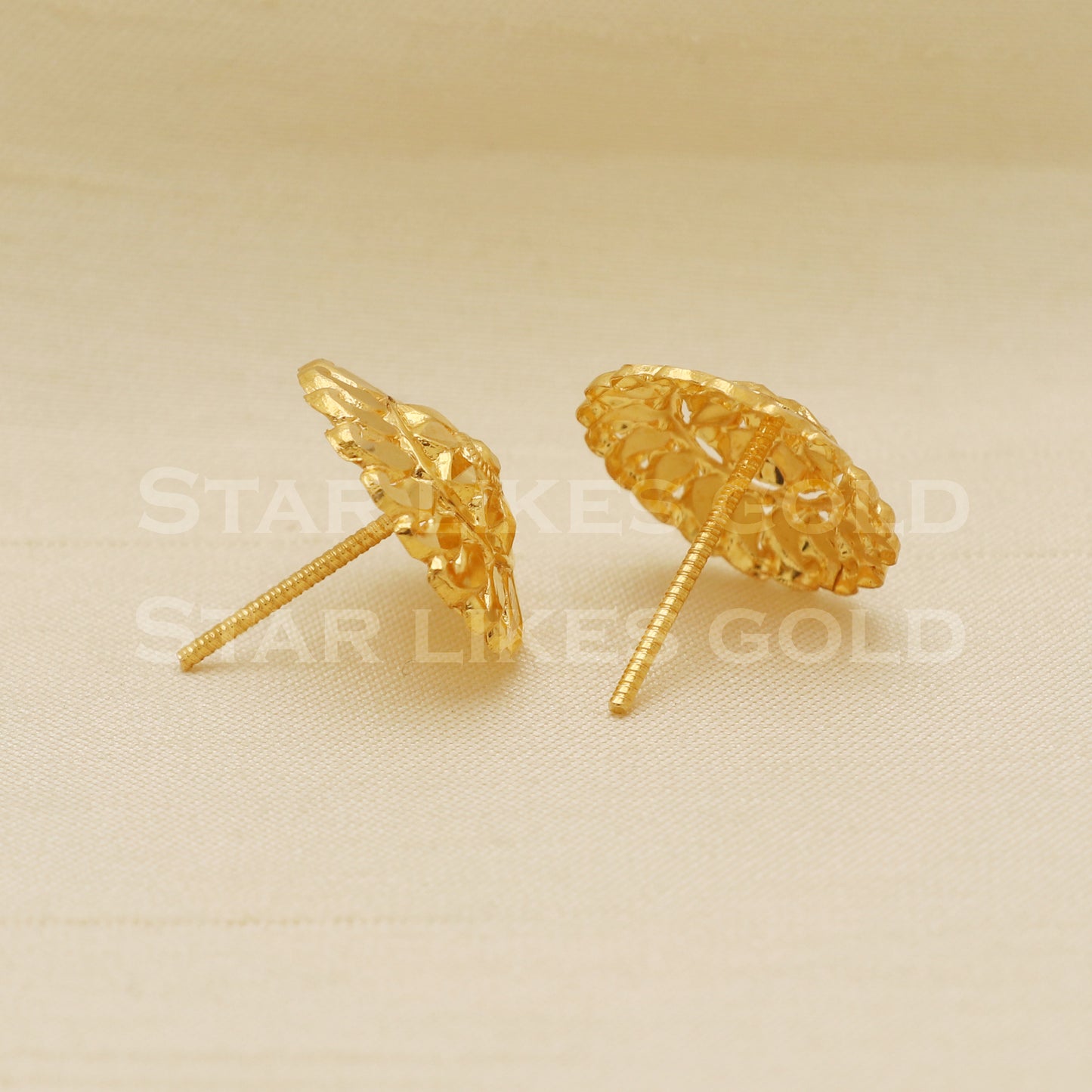 18 karat 18k gold stud earrings jewelry, B1187
