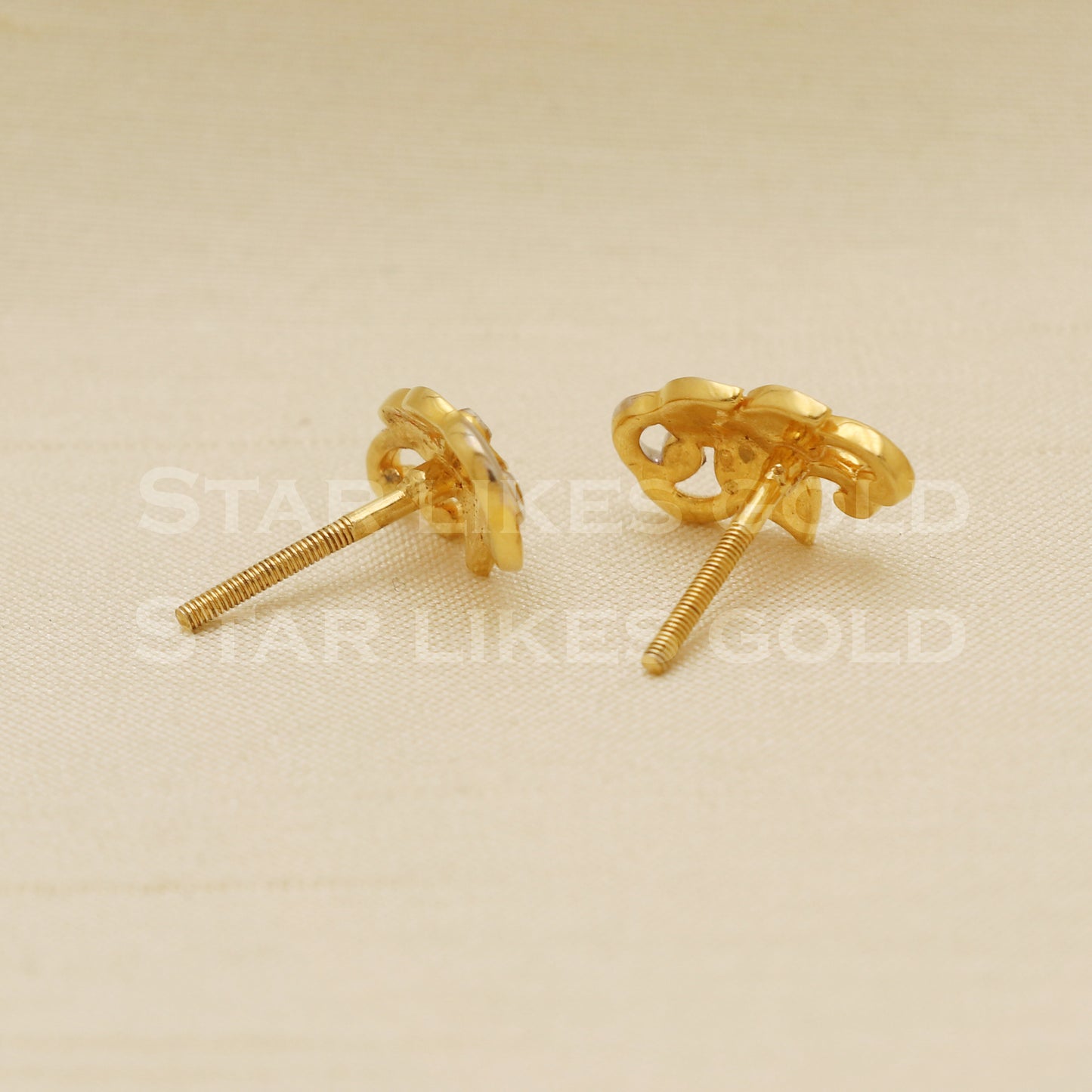 18 karat 18k gold stud earrings jewelry, B1188