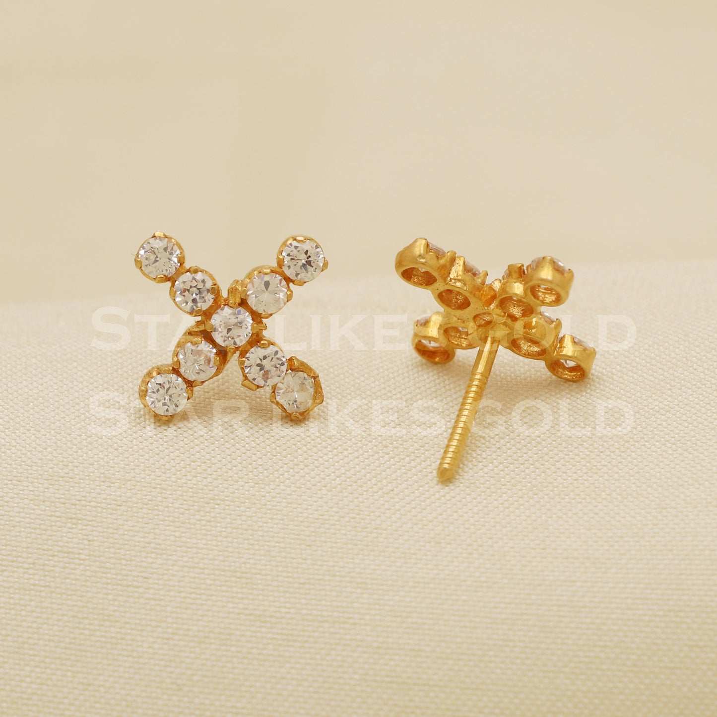 18 karat 18k gold stud earrings jewelry, B1189