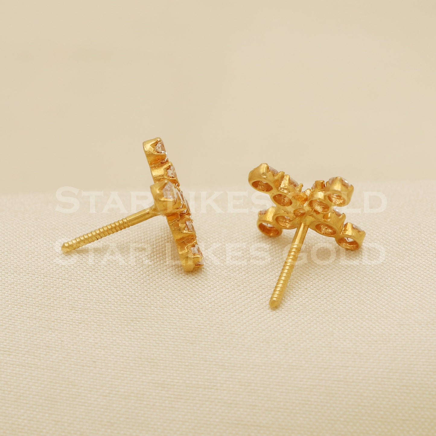 18 karat 18k gold stud earrings jewelry, B1189