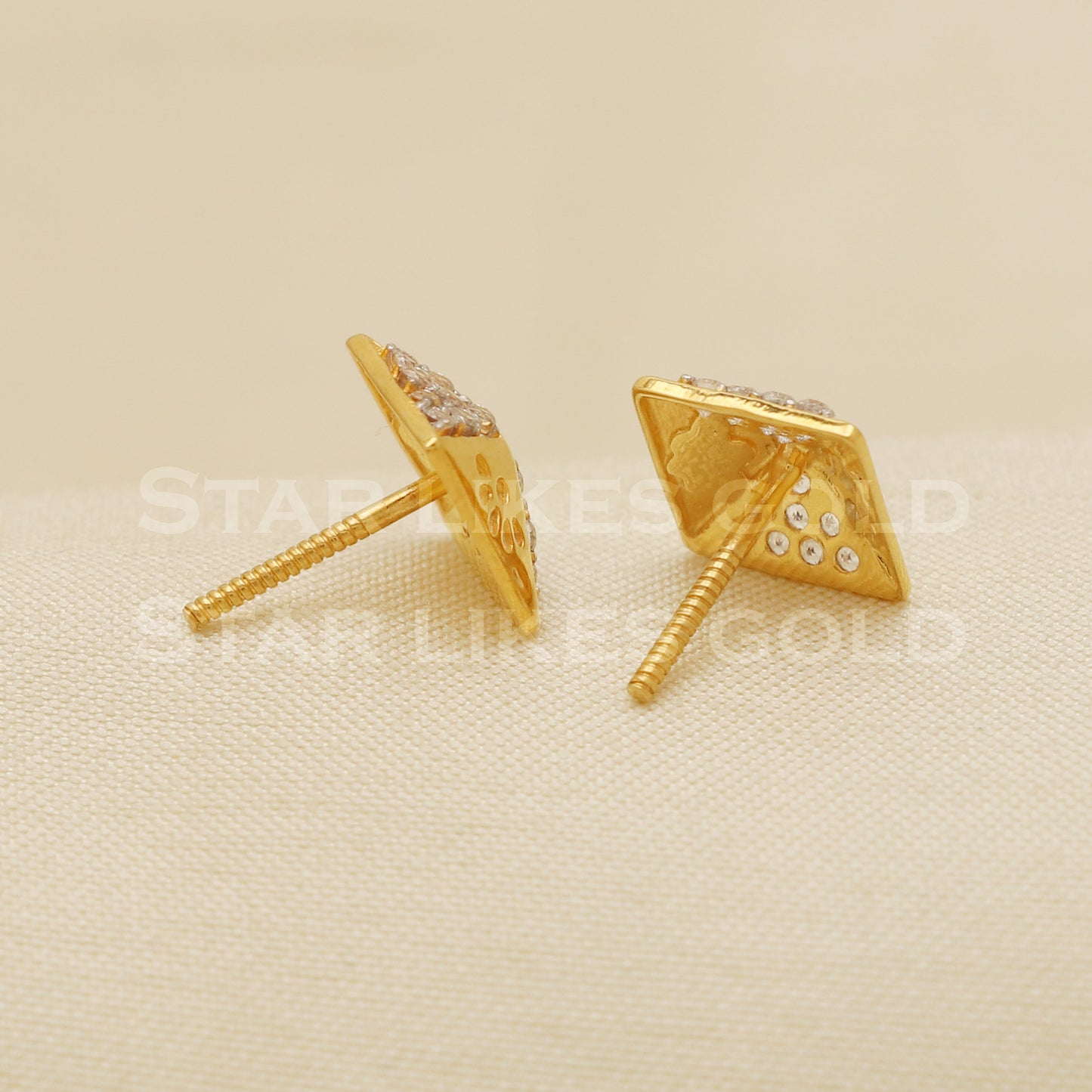 18 karat 18k gold stud earrings jewelry, B1190