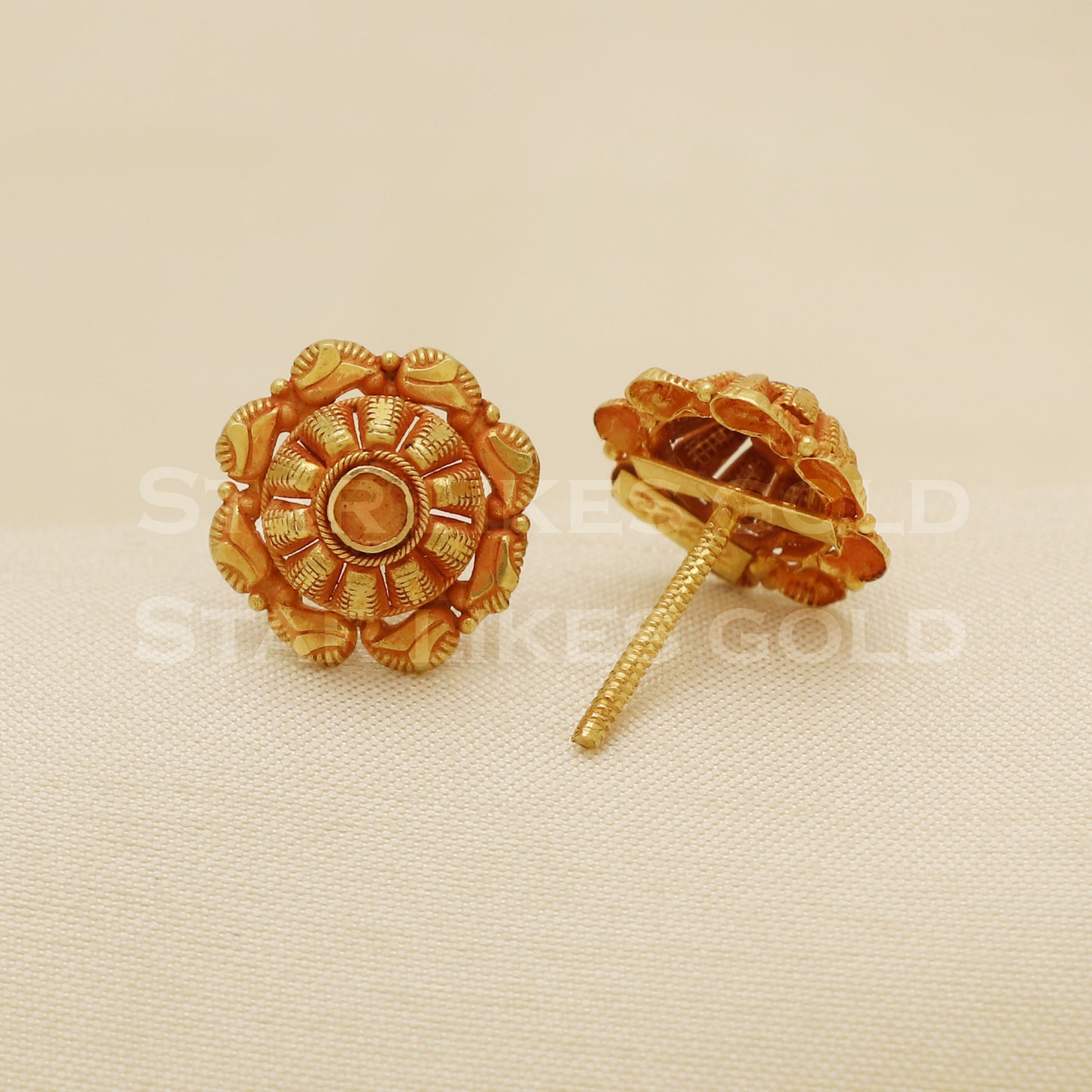 18 karat 18k gold stud earrings jewelry, B1191