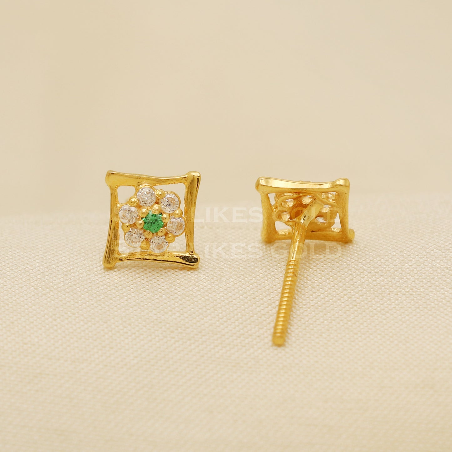 18 karat 18k gold stud earrings jewelry, B1194