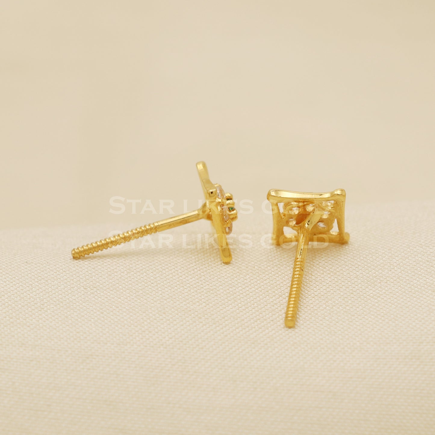 18 karat 18k gold stud earrings jewelry, B1194