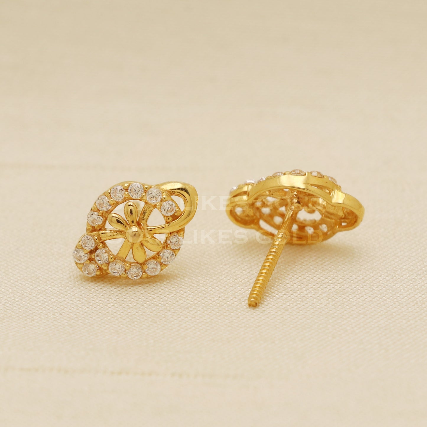 18 karat 18k gold stud earrings jewelry, B1196