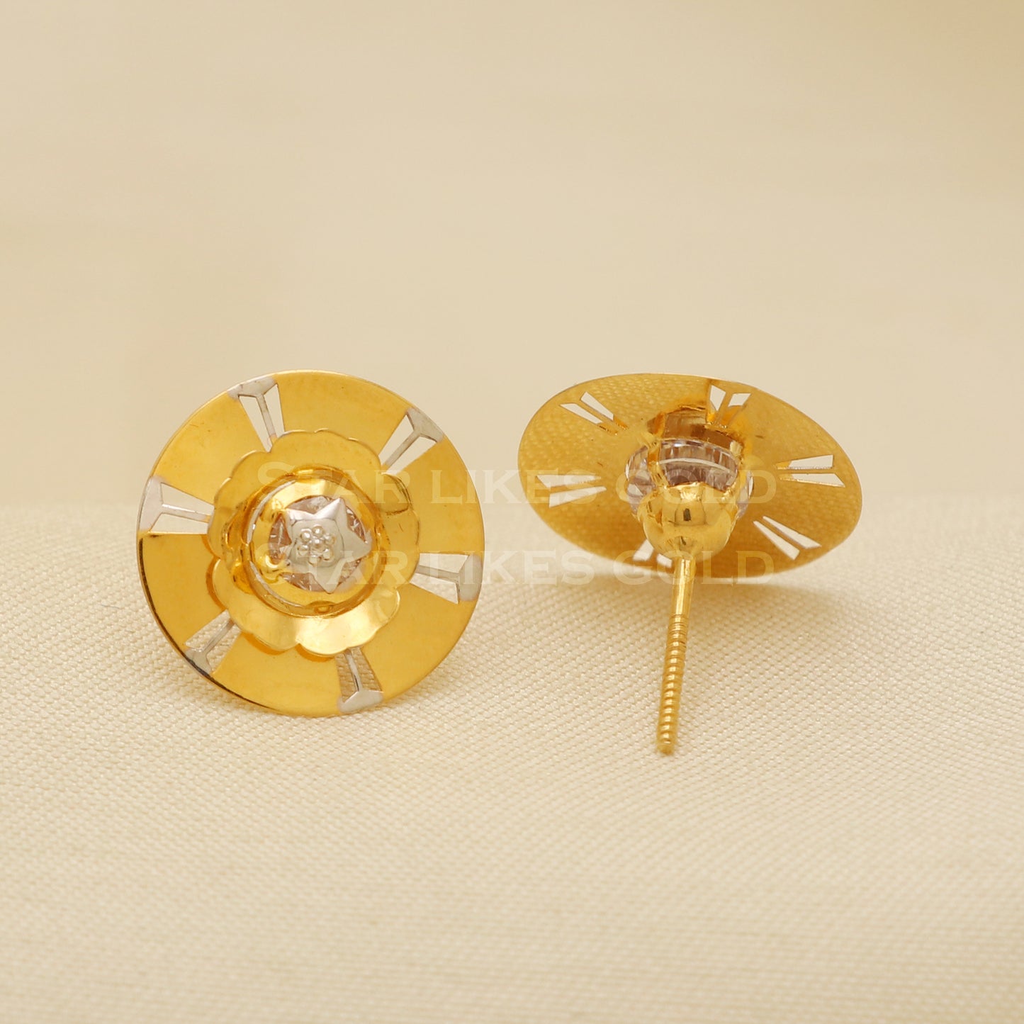 18 karat 18k gold stud earrings jewelry, B1197