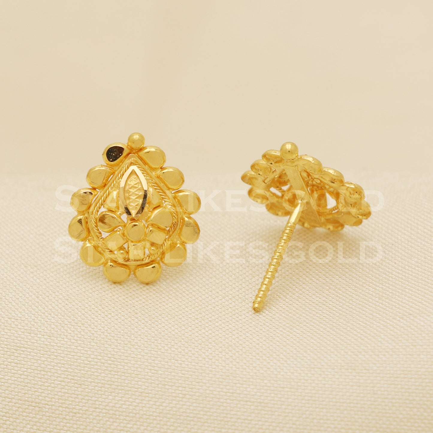 18 karat 18k gold stud earrings jewelry, B1198