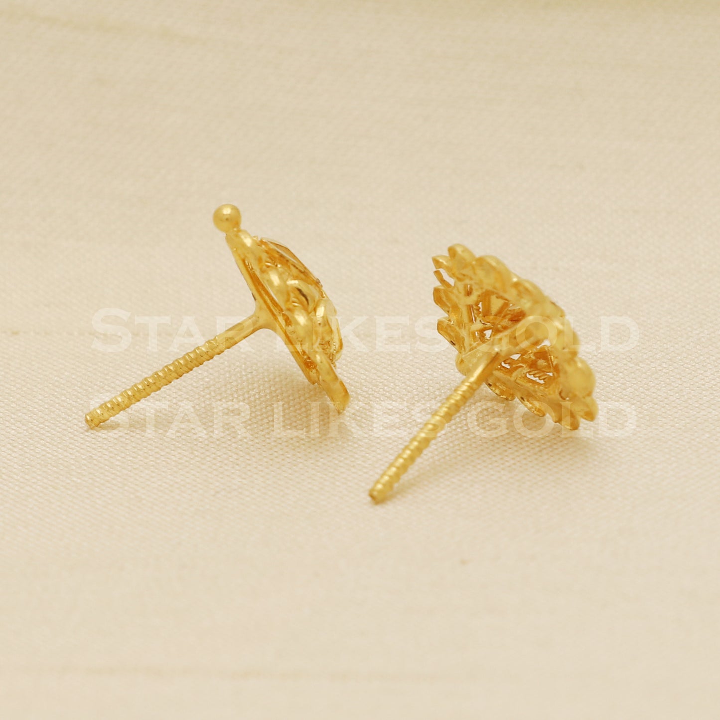 18 karat 18k gold stud earrings jewelry, B1198