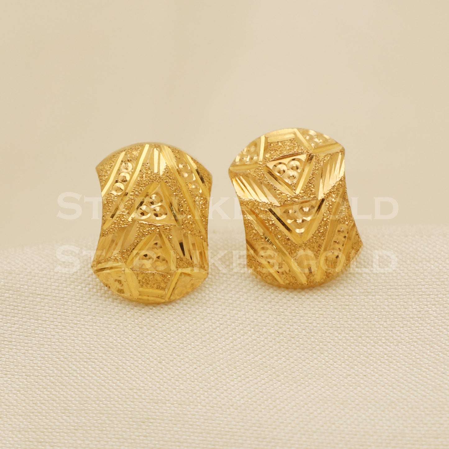 18 karat 18k gold stud earrings jewelry, B1200