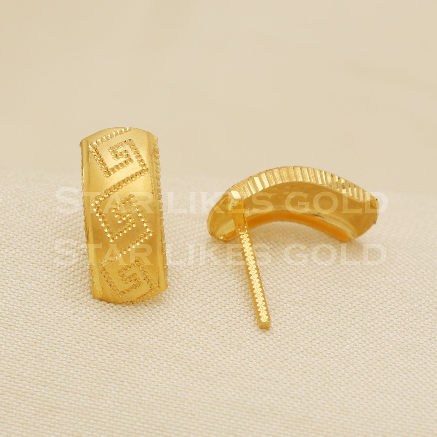 18 karat 18k gold stud earrings jewelry, B1202