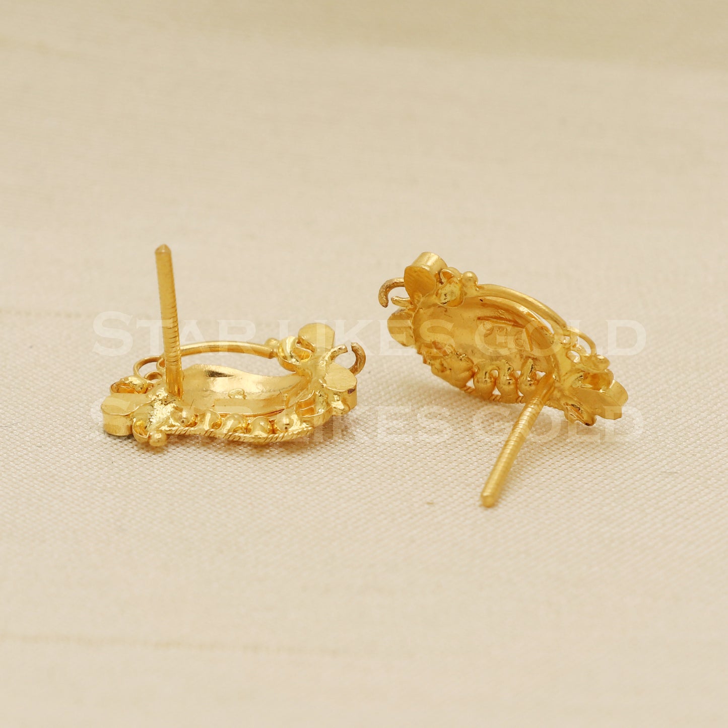 18 karat 18k gold stud earrings jewelry, B1205