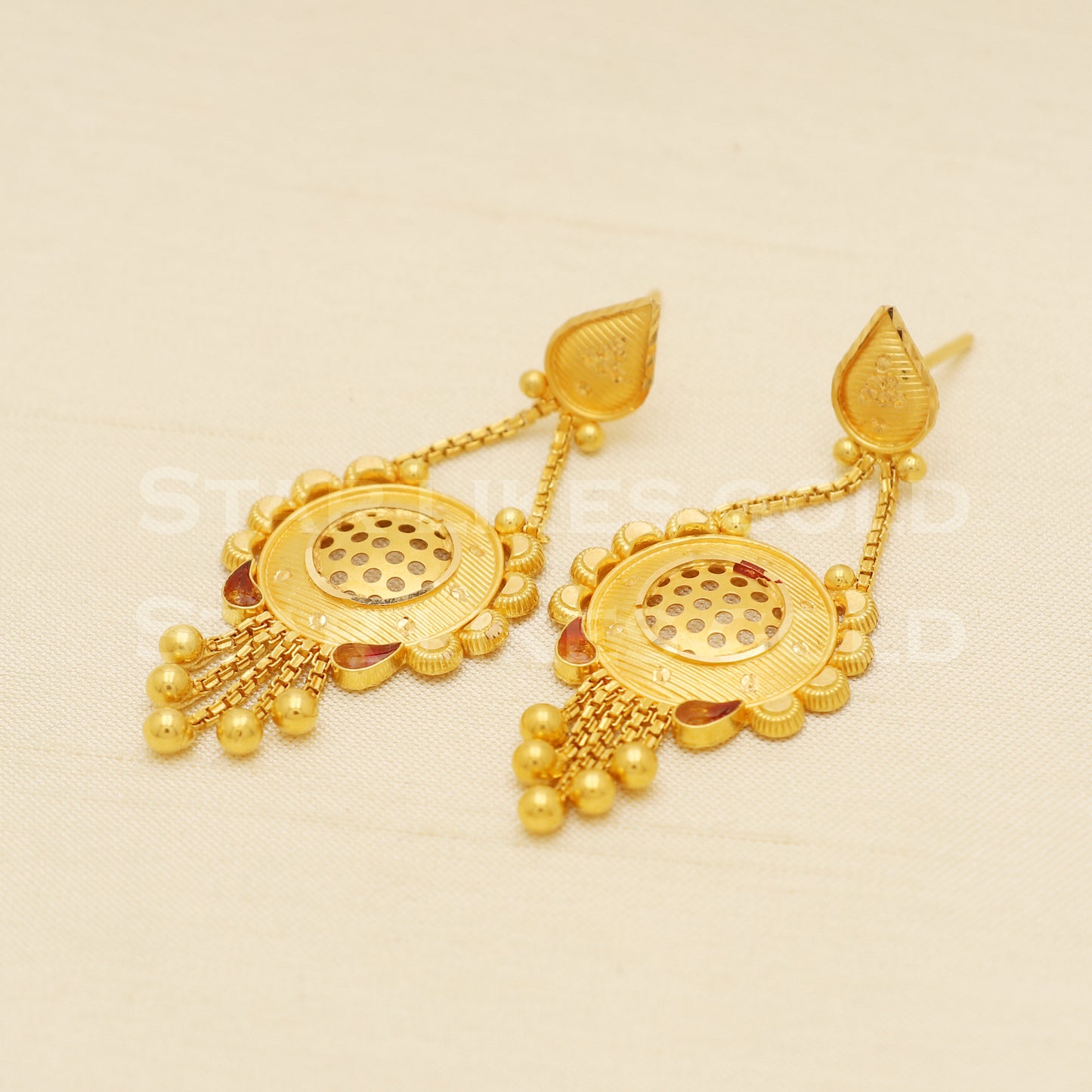 18 karat 18k gold stud earrings jewelry, B1212