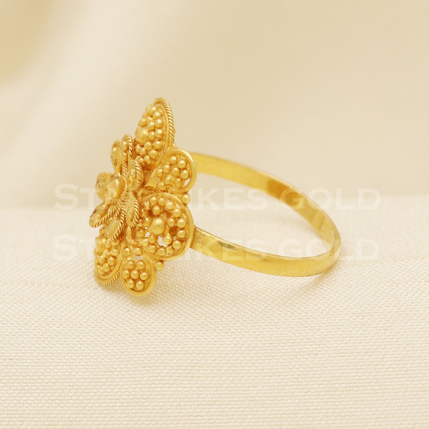 18 karat 18k gold Handmade Ring jewelry, B1309