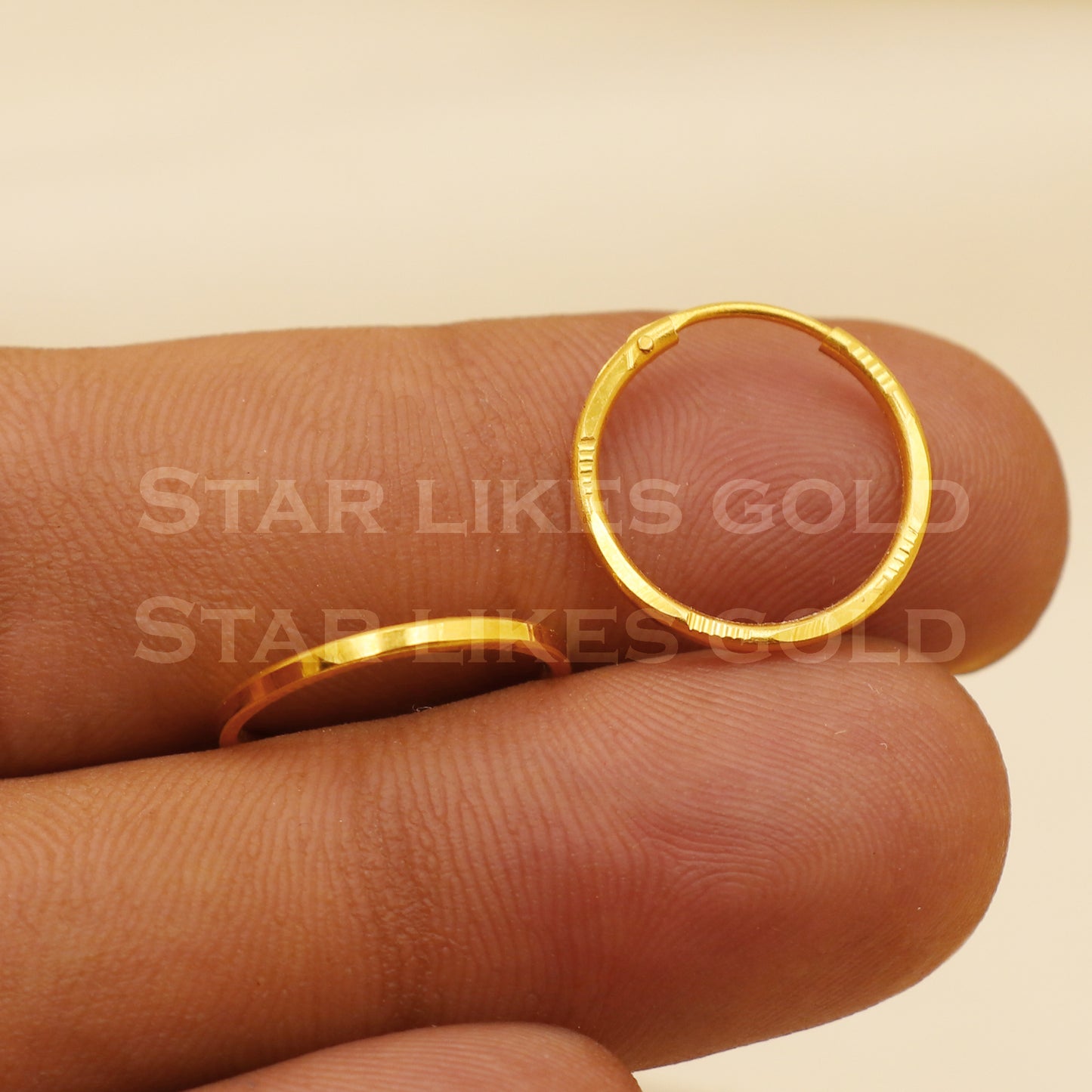 18 karat 18k gold bali hoop earrings, B1498