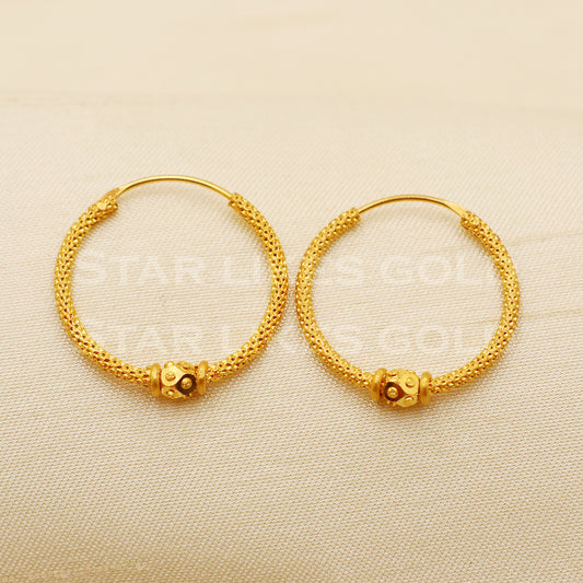 18 karat 18k gold bali hoop earrings, B1499