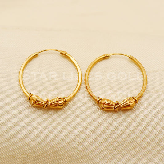 18 karat 18k gold bali hoop earrings, B1501