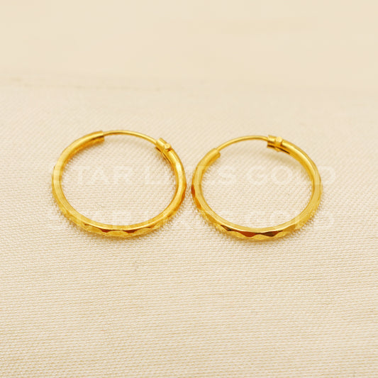 18 karat 18k gold bali hoop earrings, B1507