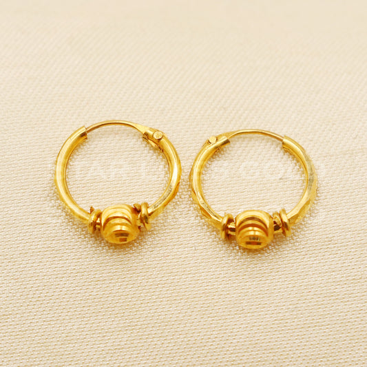 18 karat 18k gold bali hoop earrings, B1508