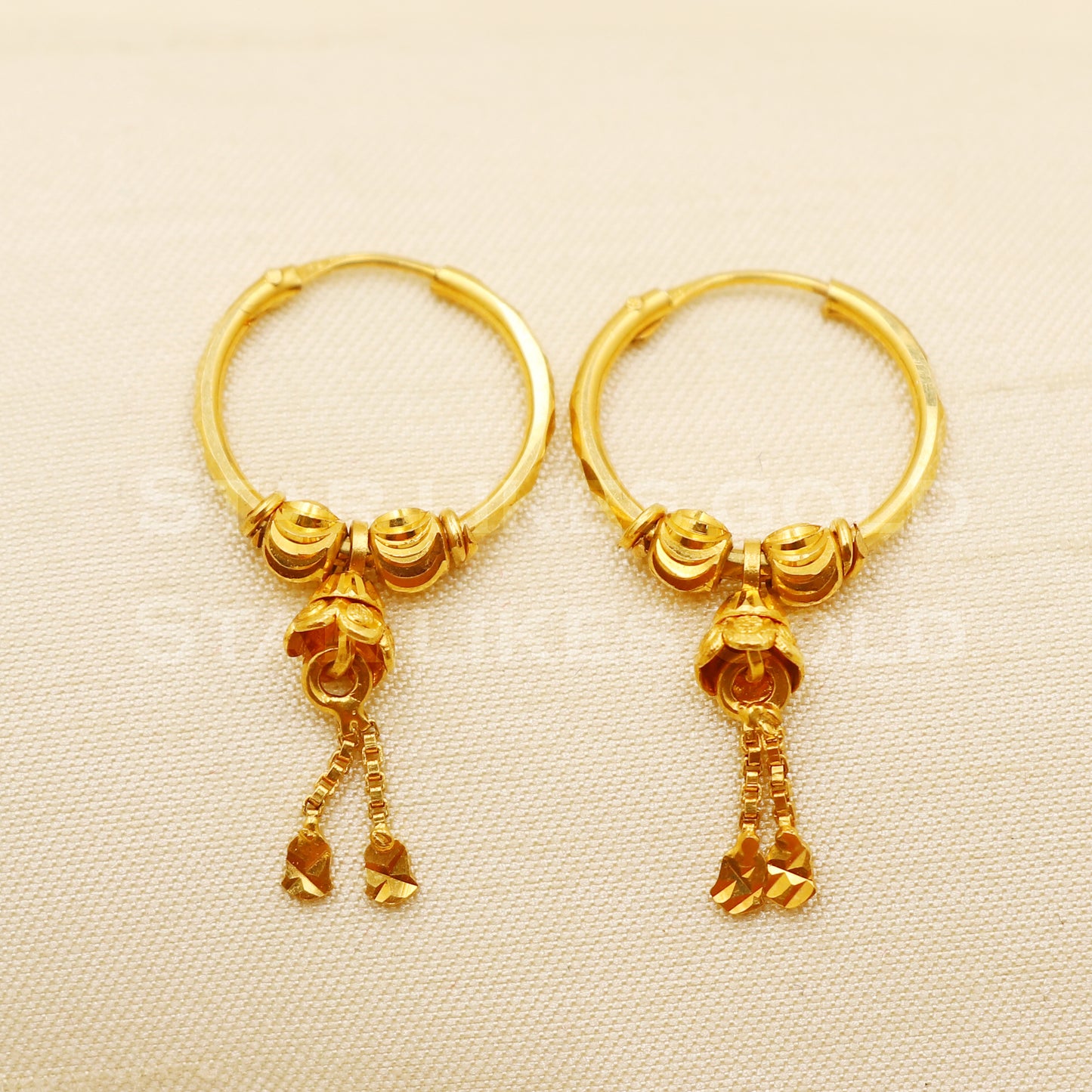 18 karat 18k gold bali Beads hoop earrings, B1515