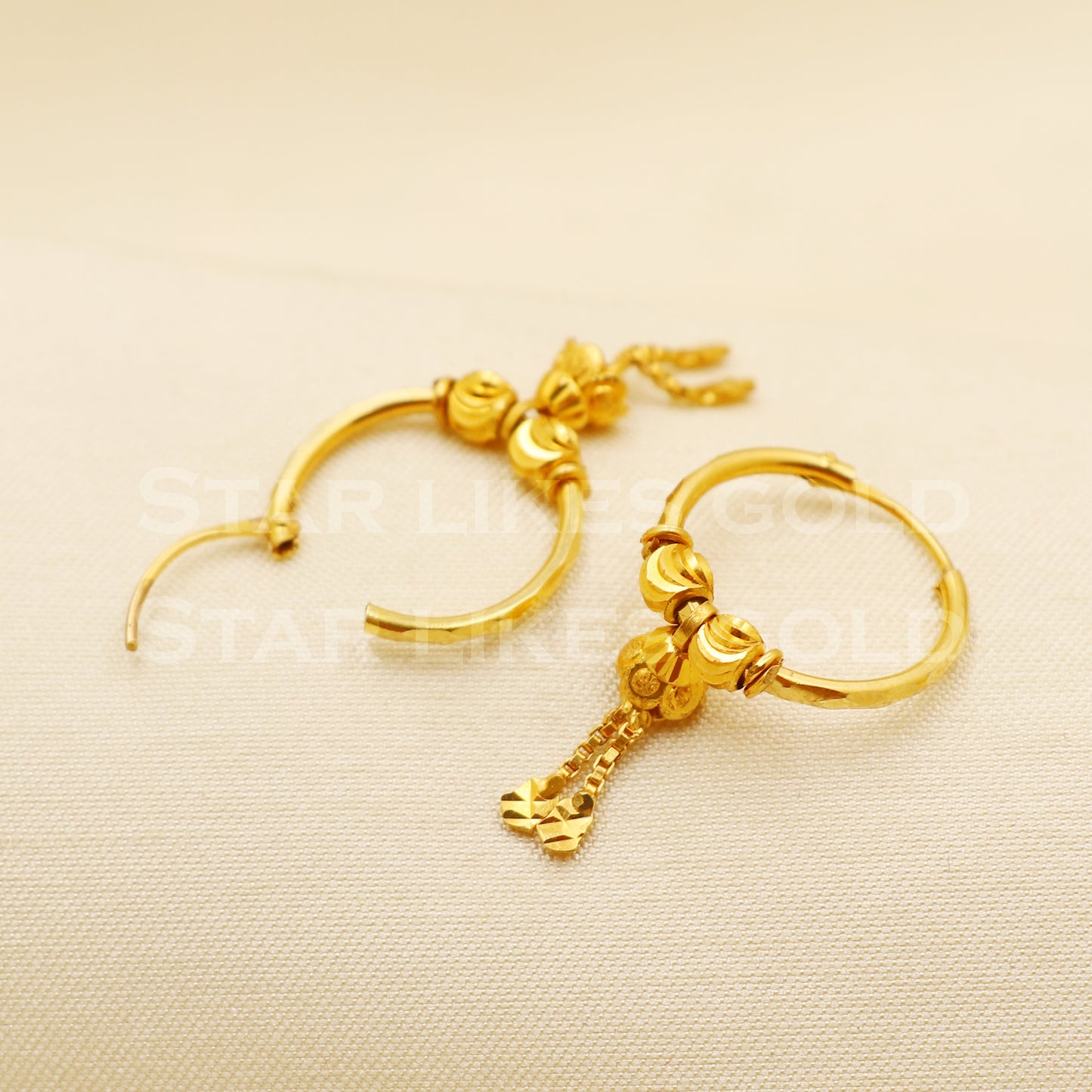 18 karat 18k gold bali Beads hoop earrings, B1515