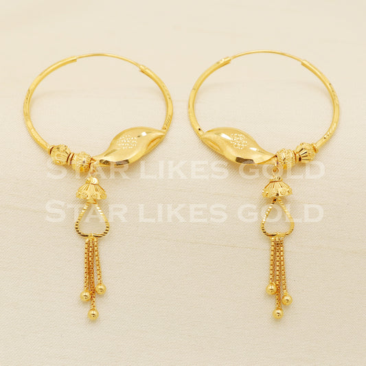 18 karat 18k gold bali hoop earrings, B1555