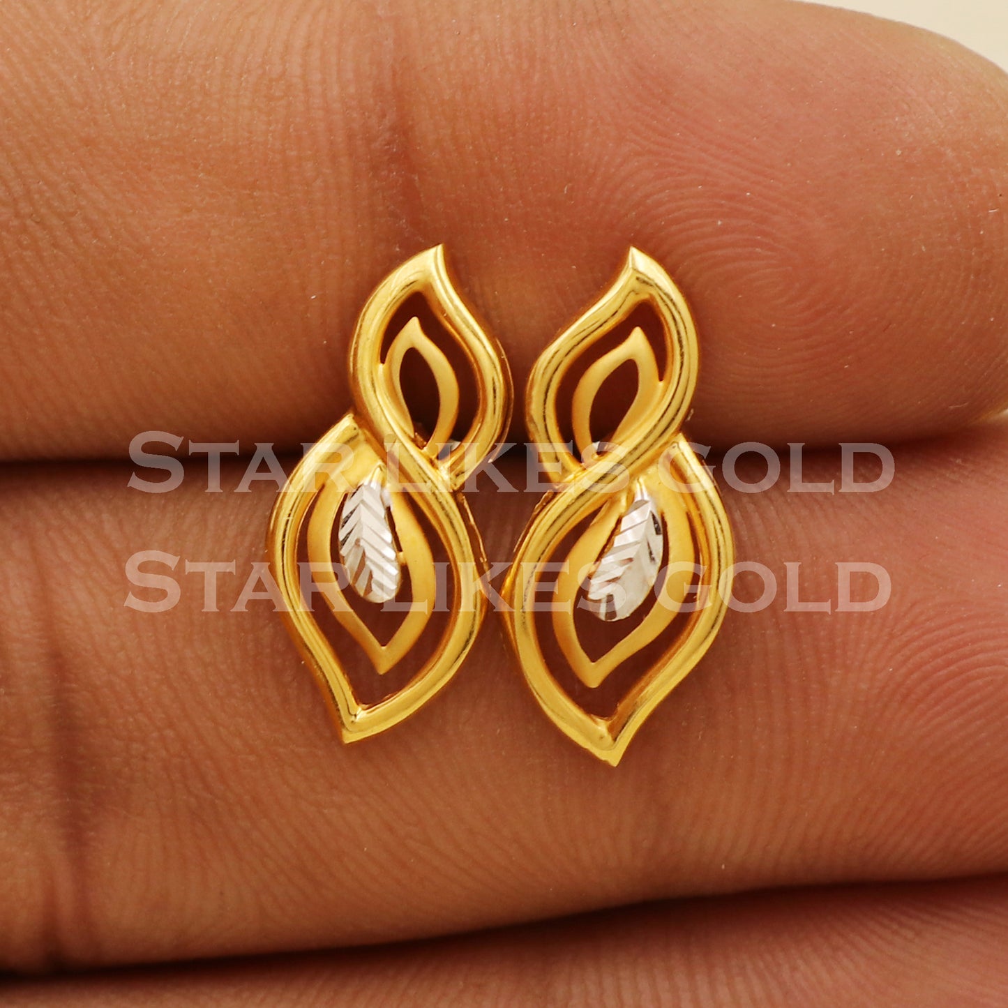 Stunning 22k 22 karat gold dangle earrings, PR1292