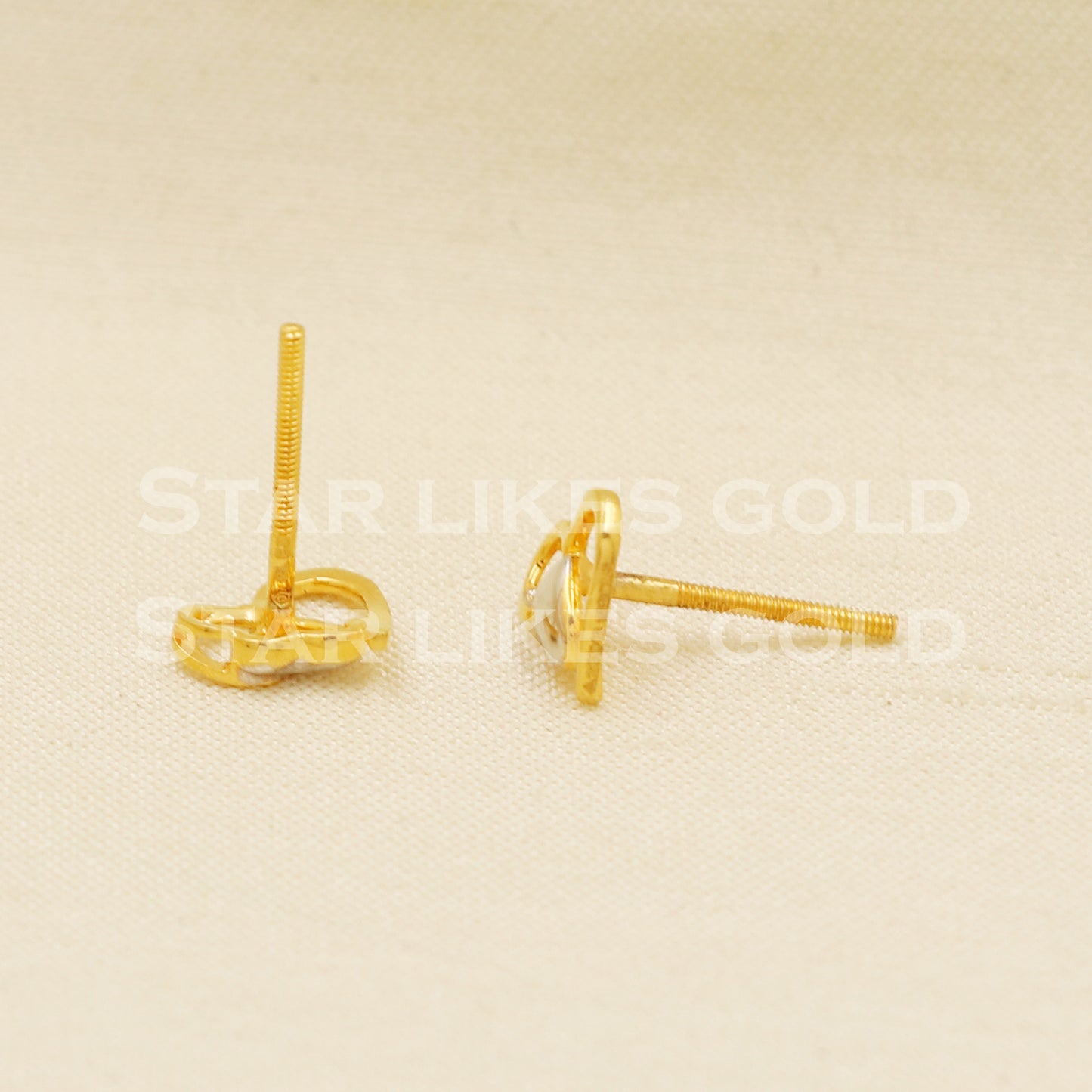 Stunning 22k 22 karat gold studs earrings, PR1301