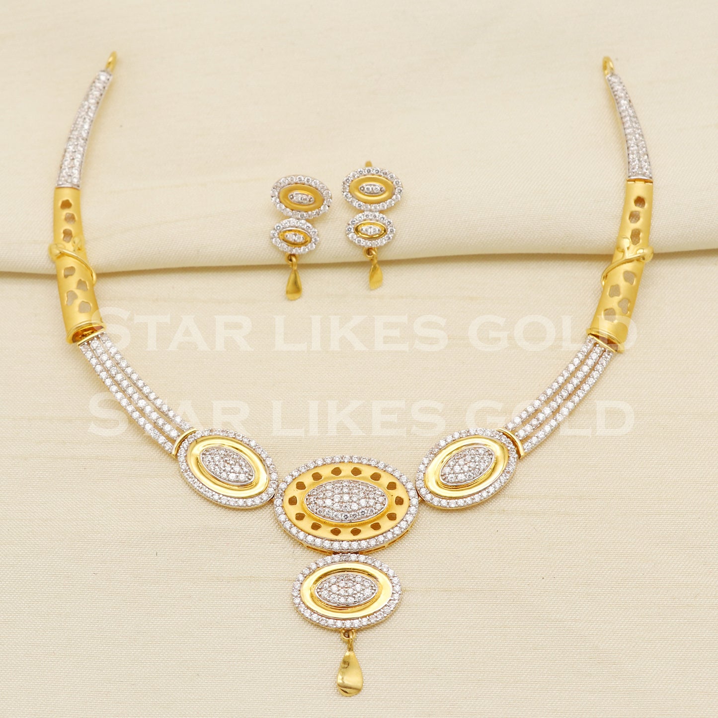 White Stones 22KT 22 Karat GOLD NECKLACE Zircons Jewelry, Indian jewelry, Perfect Gift for Loved Ones, PR1427