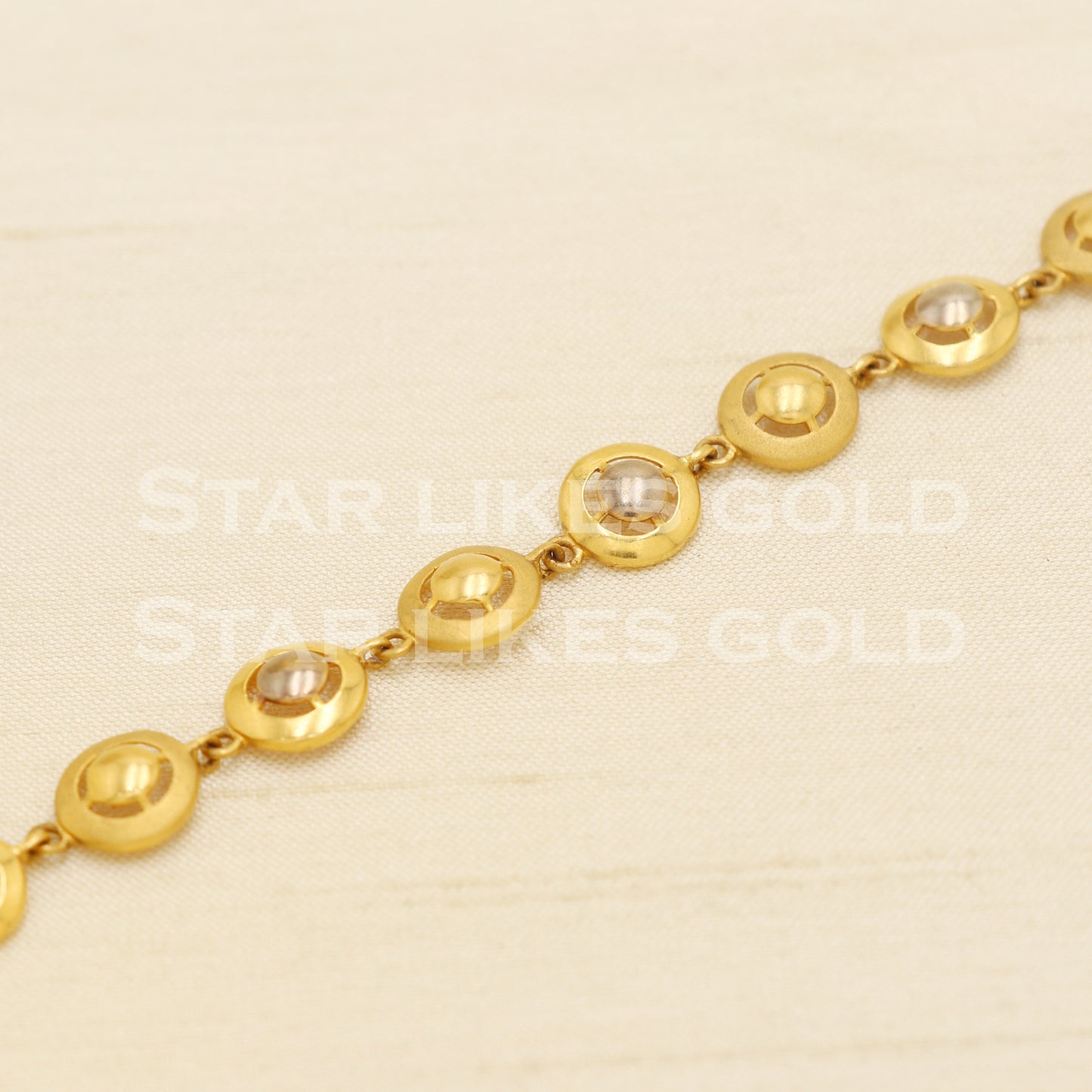 Hallmarked 22 karat 22k gold Women Bracelet jewelry, PR1542