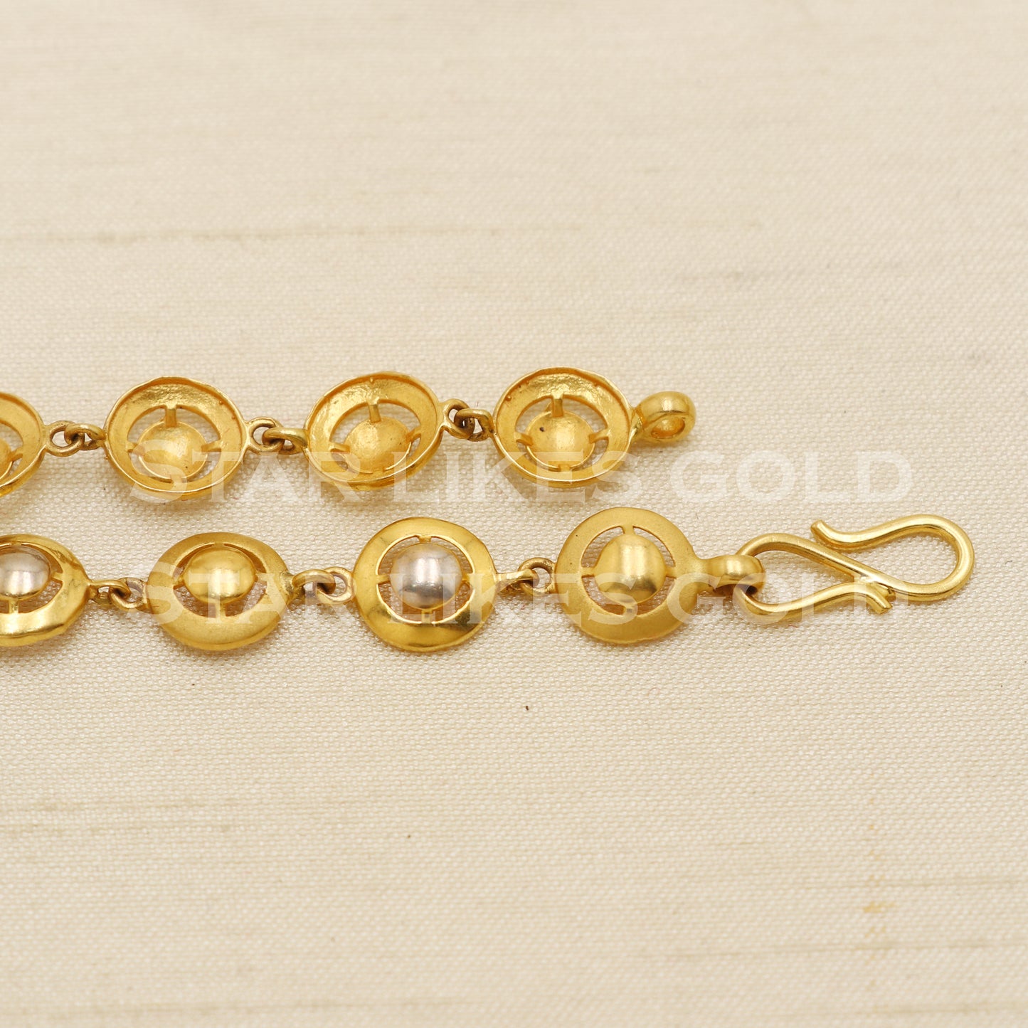 Hallmarked 22 karat 22k gold Women Bracelet jewelry, PR1542