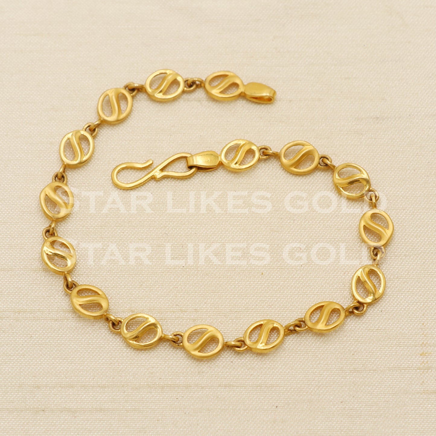 Hallmarked 22 karat 22k gold Women Bracelet jewelry, PR1543