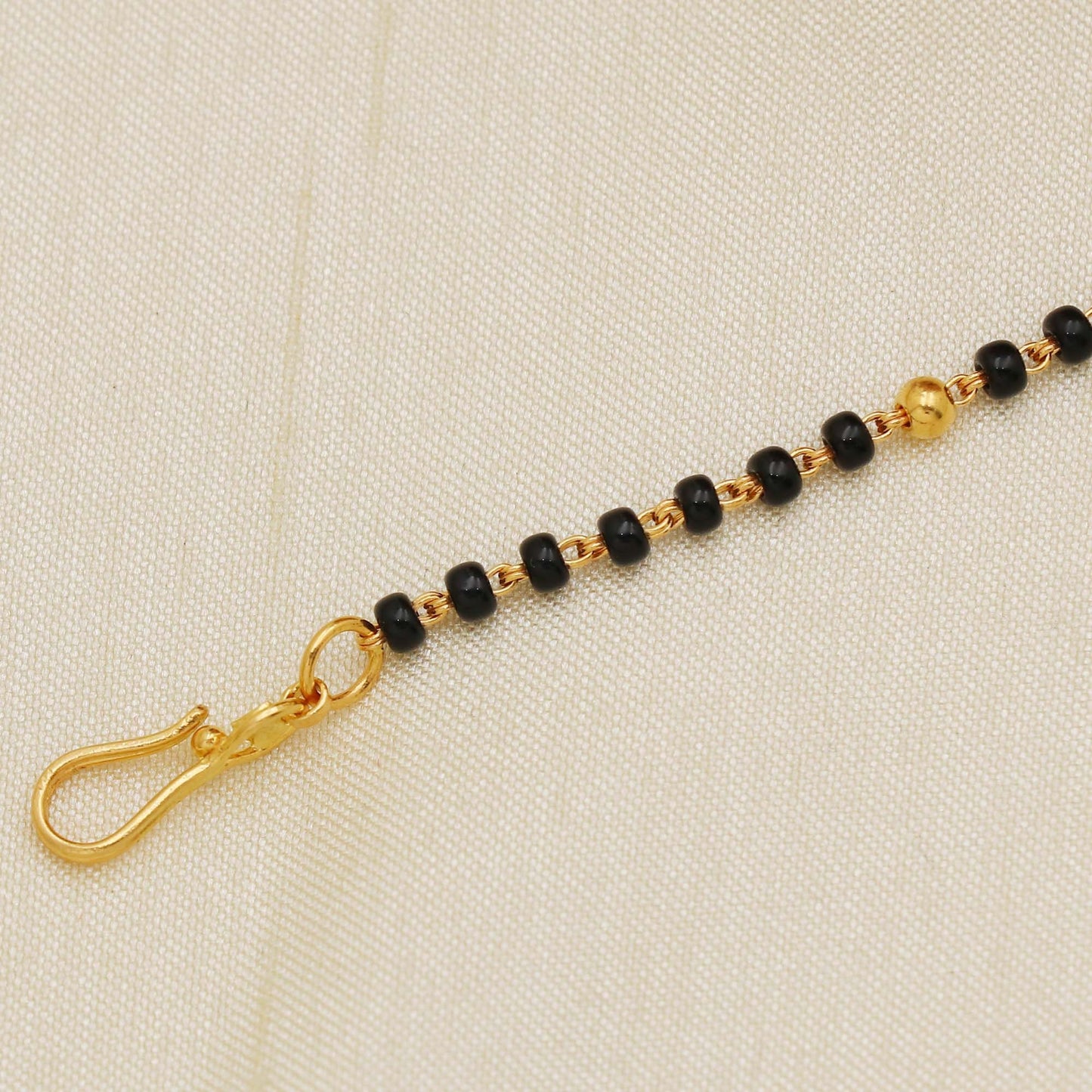 Bracelet in 22K Gold Black Beads, Minimalist Gold Jewelry, Bracelet, Authentic, PO-2184