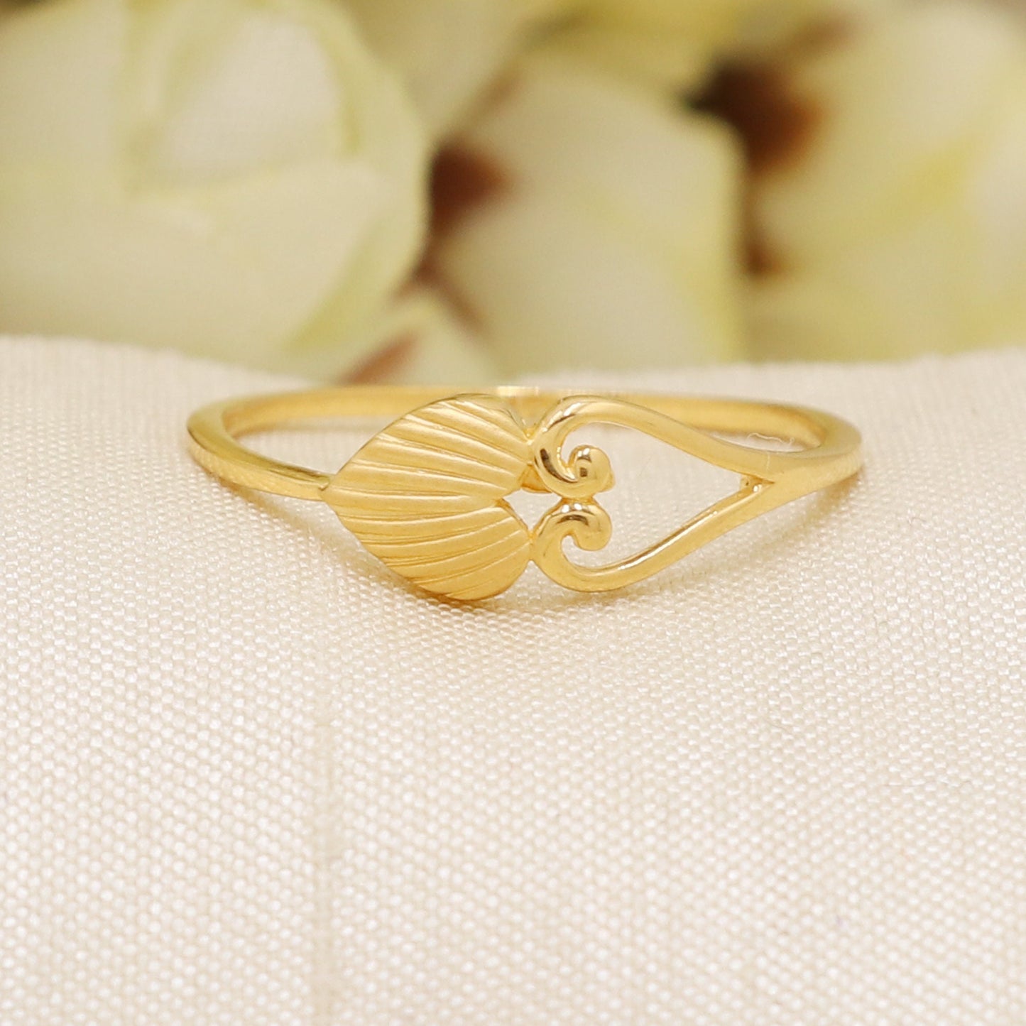 Stunning 22K Solid Yellow Gold Ring Genuine Hallmarked 916 Handcrafted Size 5.75 AND ALL