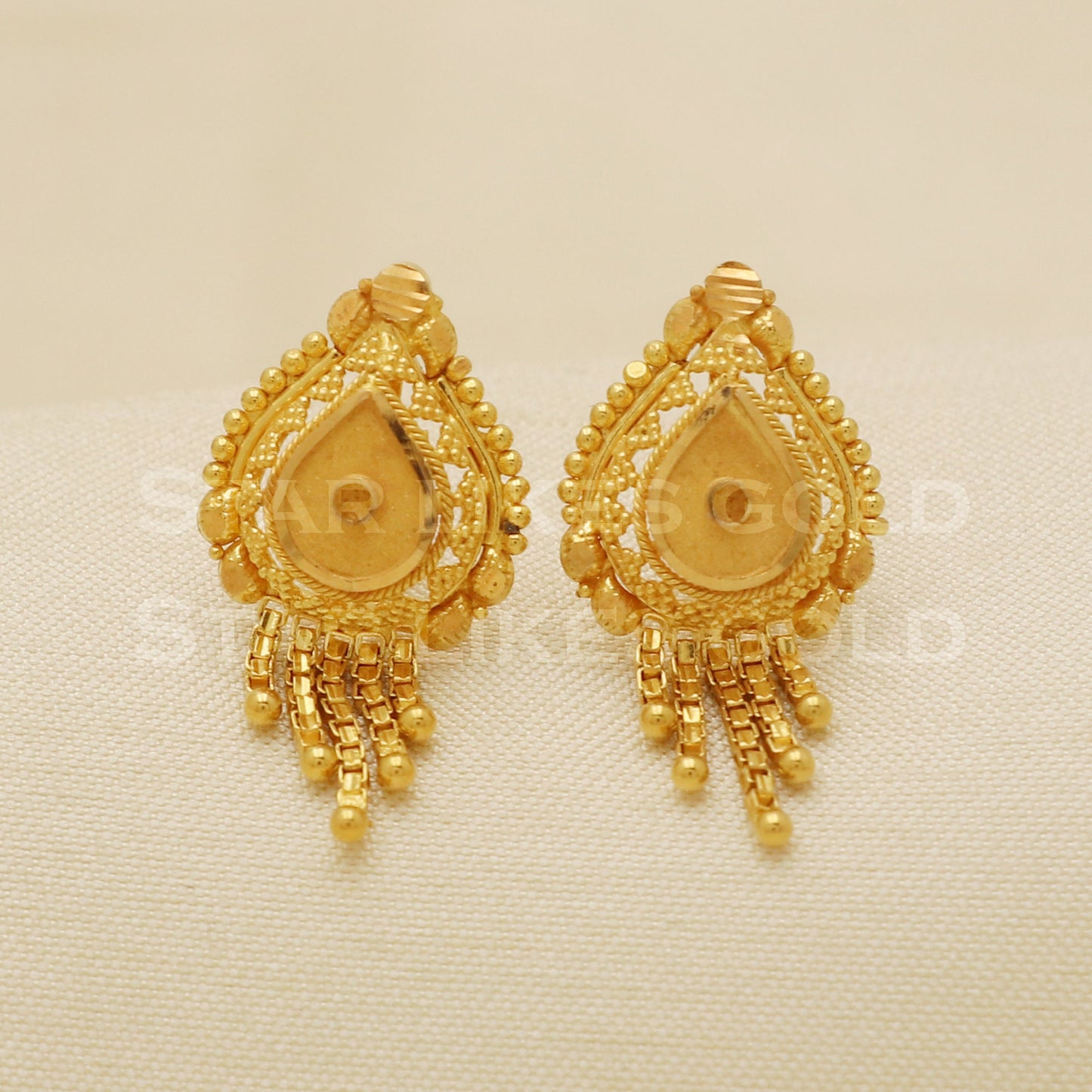 Hallmark 18k Gold Traditional Pear-Drop Earrings with Delicate Gold Chains, B1199