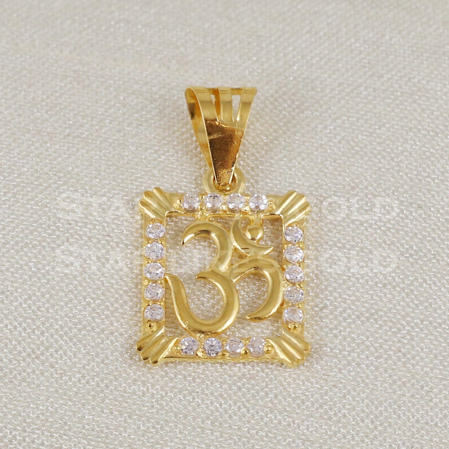 om 18k Yellow Gold Pendant Indian Handmade Jewelry