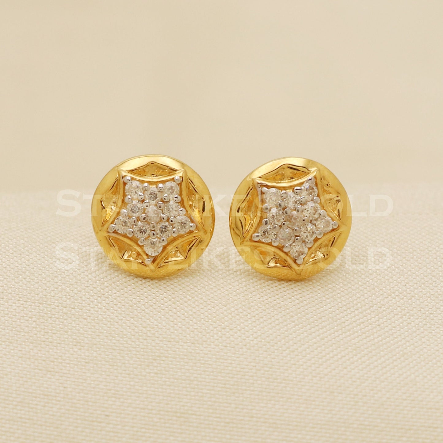 star design 18 karat 18k gold stud earrings jewelry