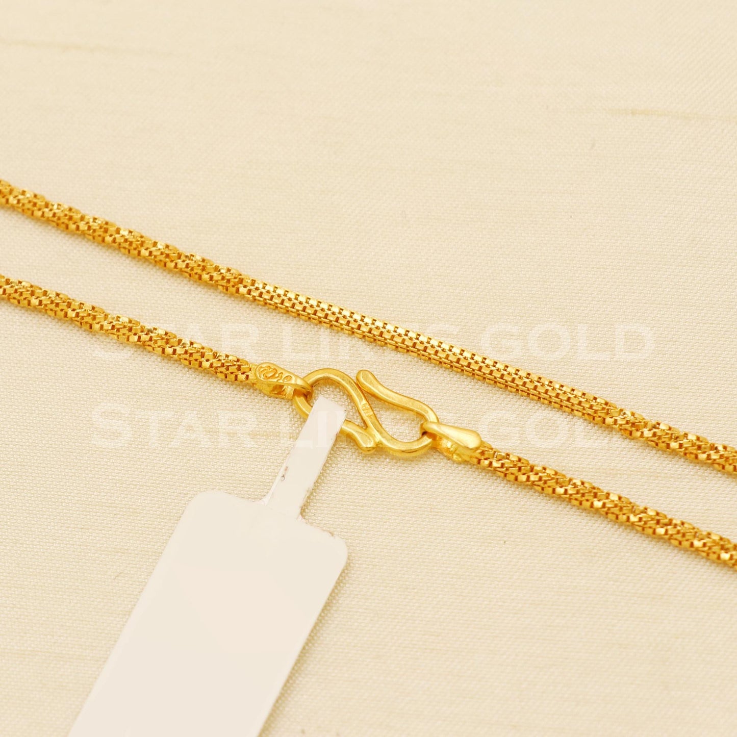 Stunning 22k Yellow Gold Hallmark Box Chain Necklace, B1428