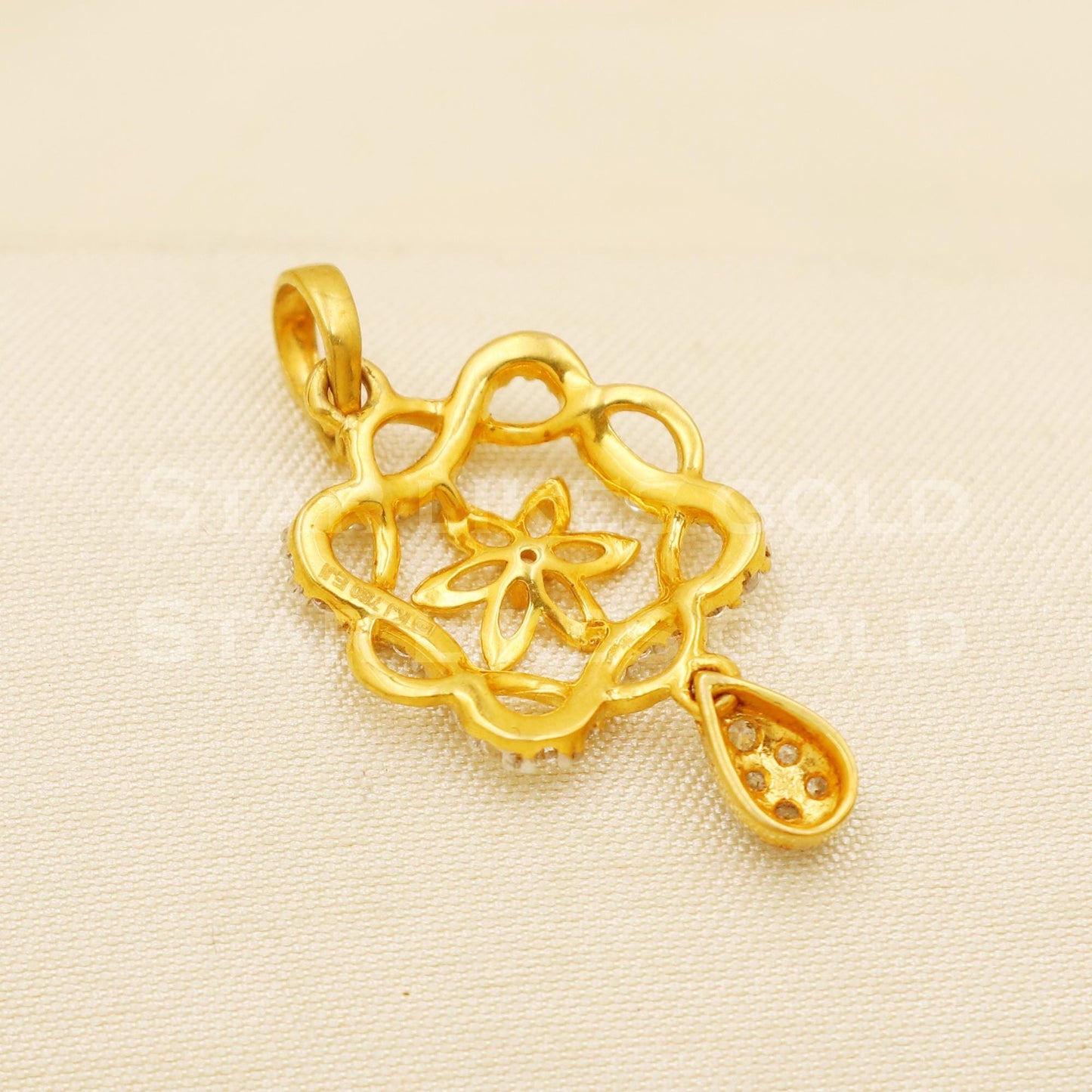 beautiful 18k Yellow Gold Handmade Zircon Pendant Jewelry, B1471