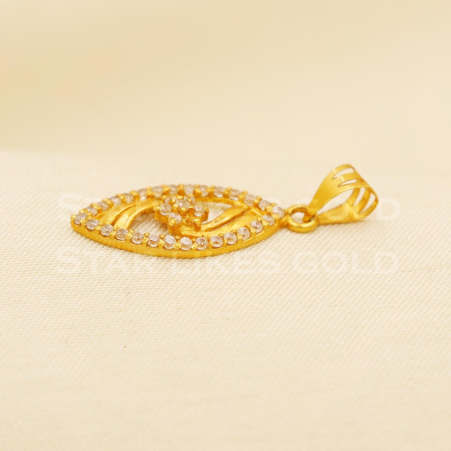 Beautiful 18k Yellow Gold Handmade Zircon Pendant Jewelry, B1473