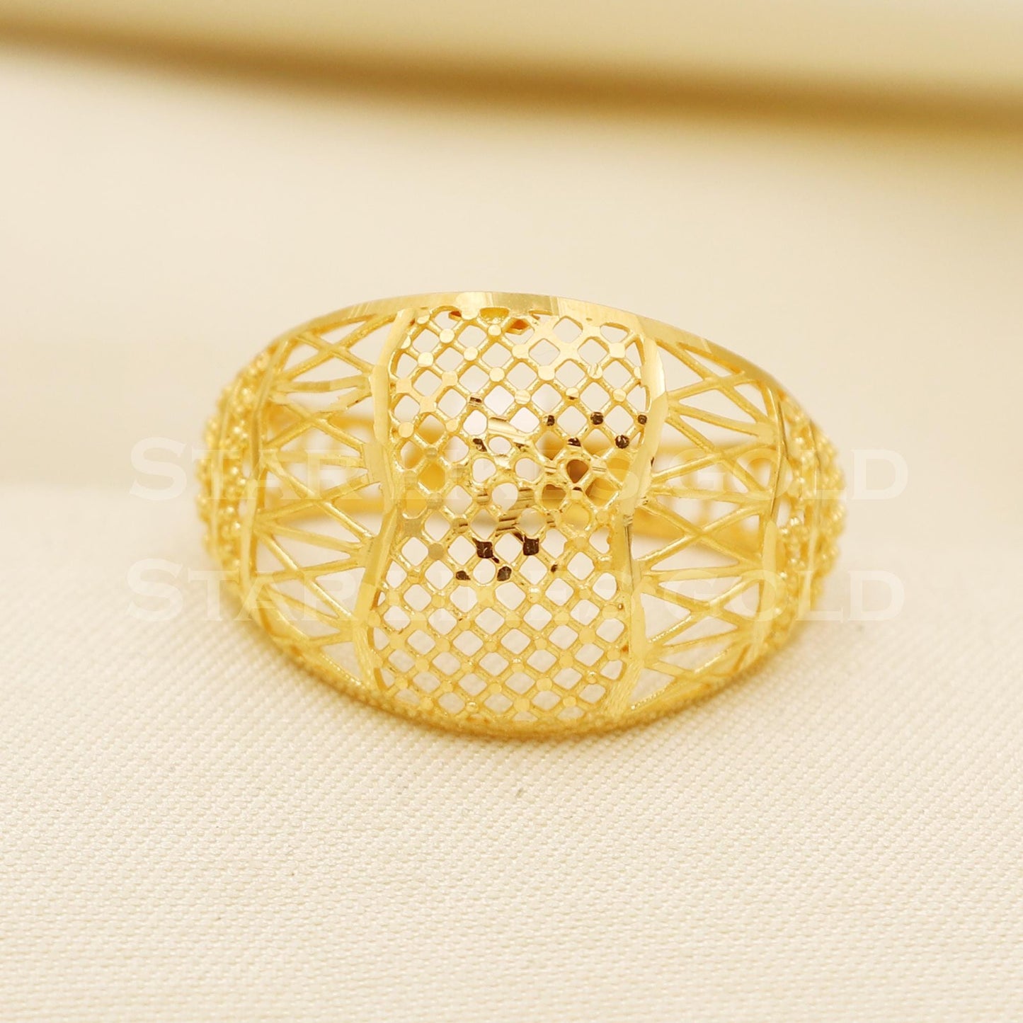 Royal 22K Gold Filigree Mesh Ring for Women | Intricate Jaali Design, B1554