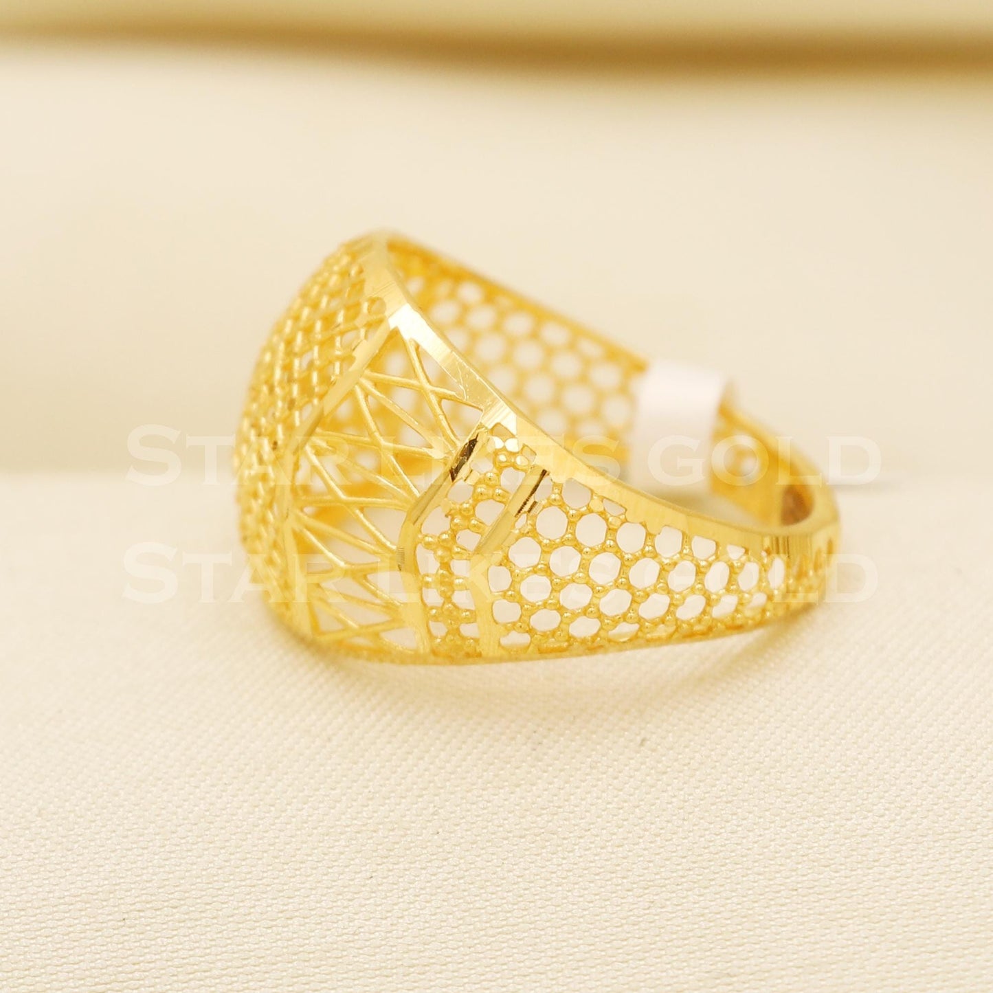 Royal 22K Gold Filigree Mesh Ring for Women | Intricate Jaali Design, B1554