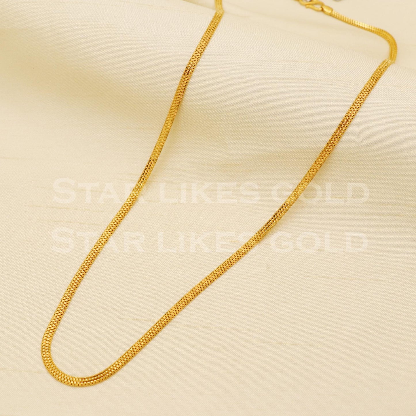 Stunning 22k Hallmark Gold Flexible Square Pattern Neckpiece, B1433