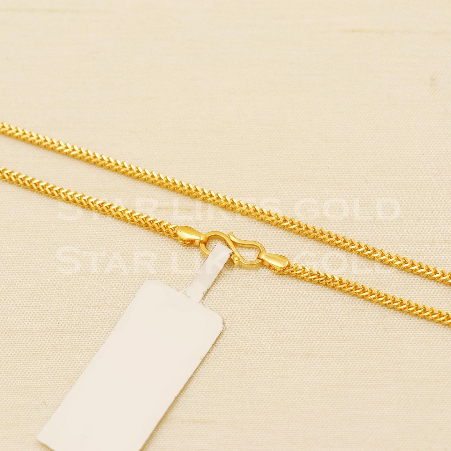 Stunning 18k Hallmark Gold Lightweight Daily Wear Neckpiece, B1458