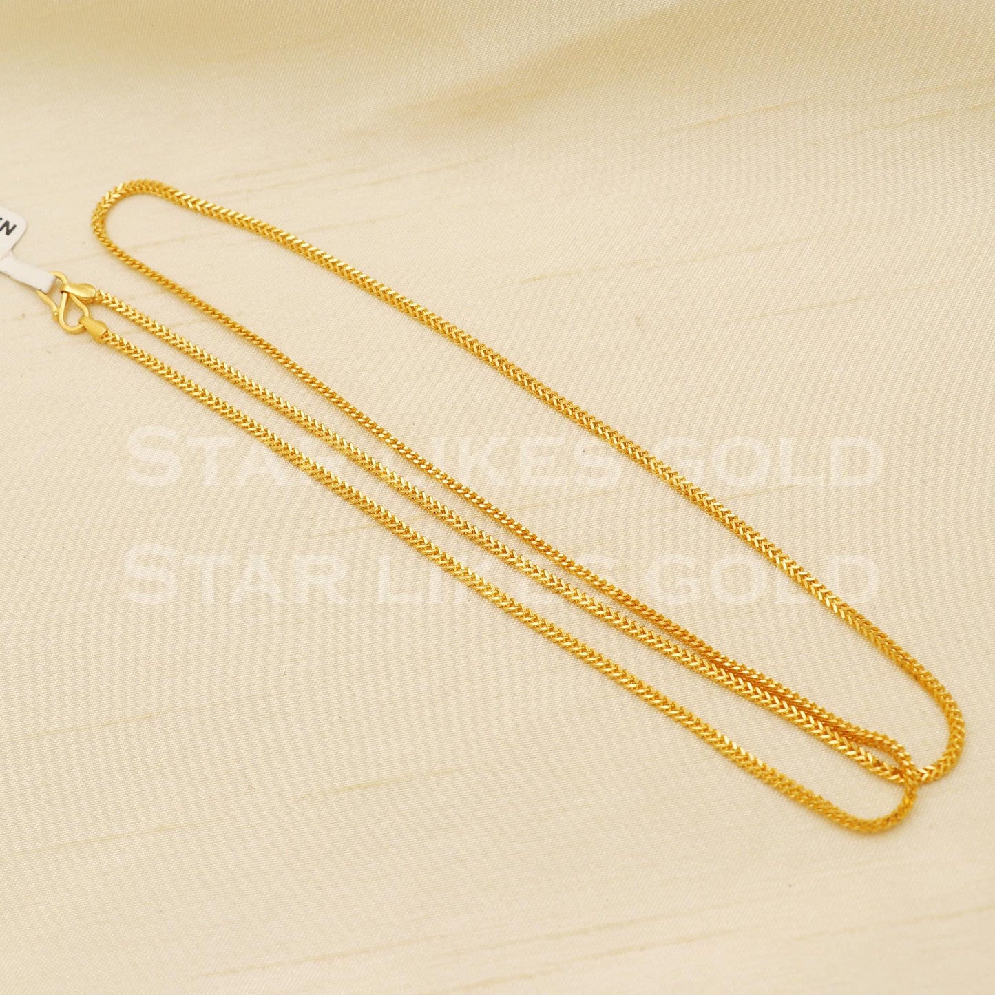 Stunning 18k Hallmark Gold Lightweight Daily Wear Neckpiece, B1458